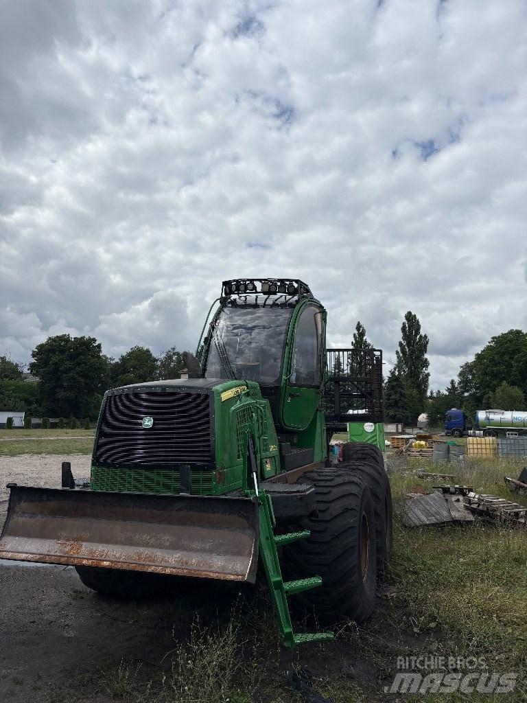 John Deere 1910E Forvarderi