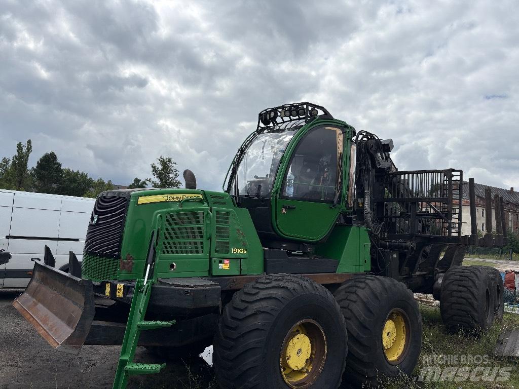 John Deere 1910E Forvarderi