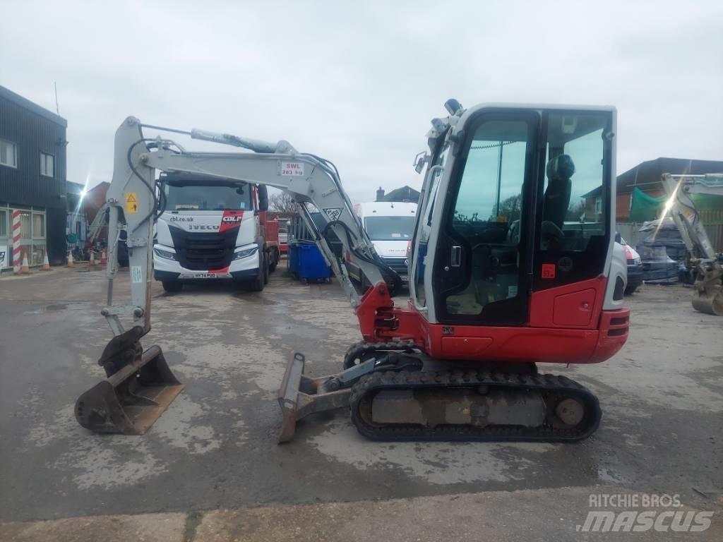 Takeuchi TB 230 Mini bageri < 7t