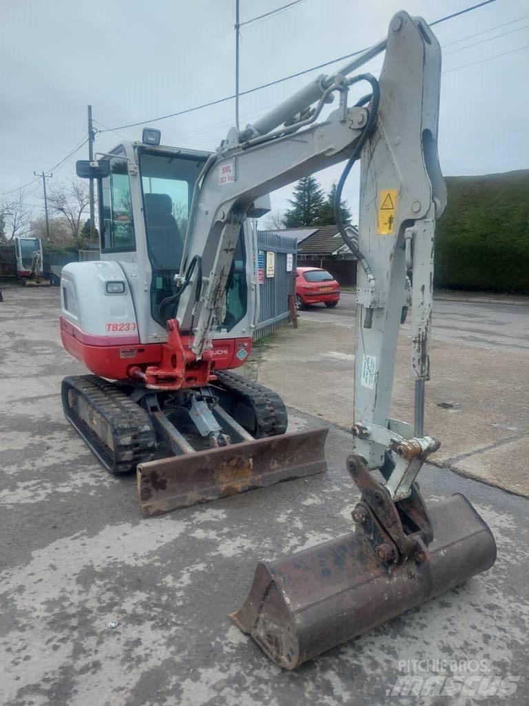 Takeuchi TB 230 Mini bageri < 7t