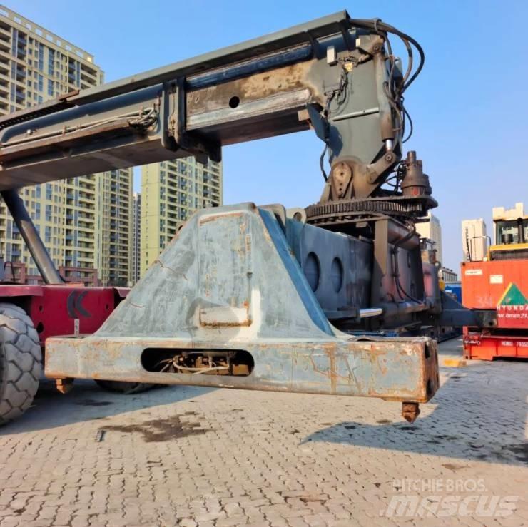 Kalmar DRD 450 Dohvatni viljuškari