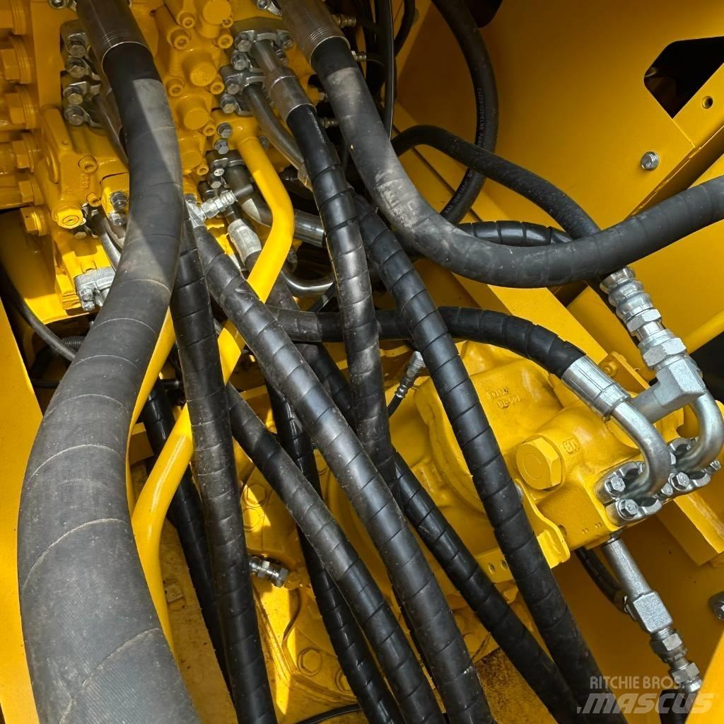 Komatsu 220-8 Bageri guseničari