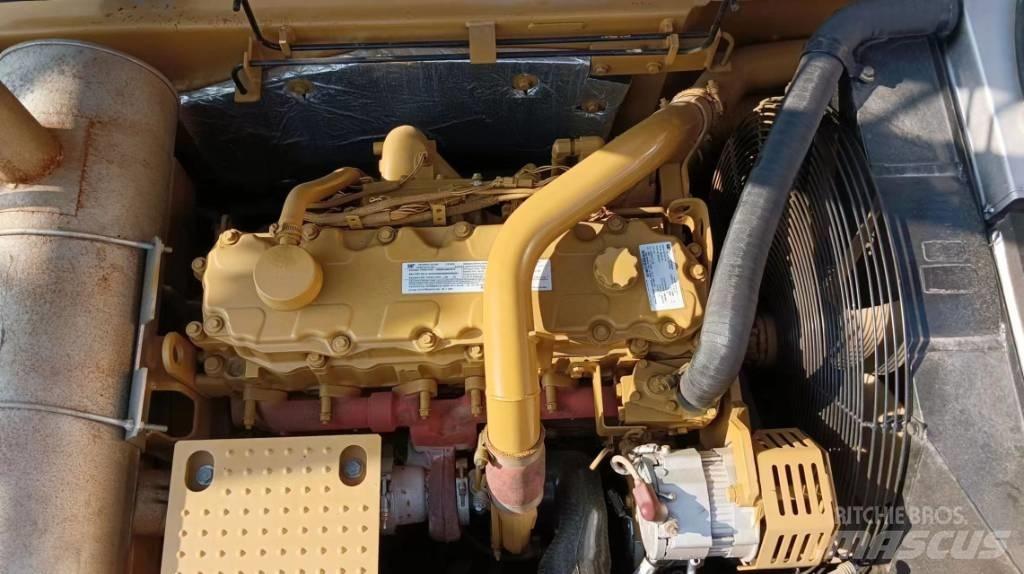 CAT 330D2L Bageri guseničari