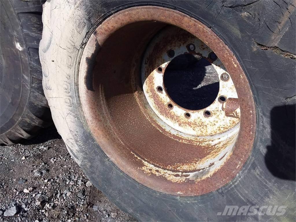 Valmet 860 24x26,5 Gume, točkovi i felne