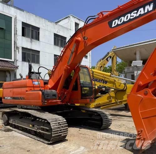 Doosan DX225LC Bageri guseničari