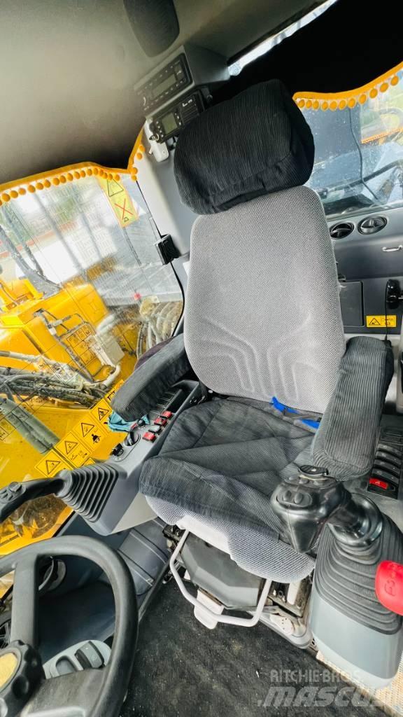 Komatsu PW 158 Bageri točkaši