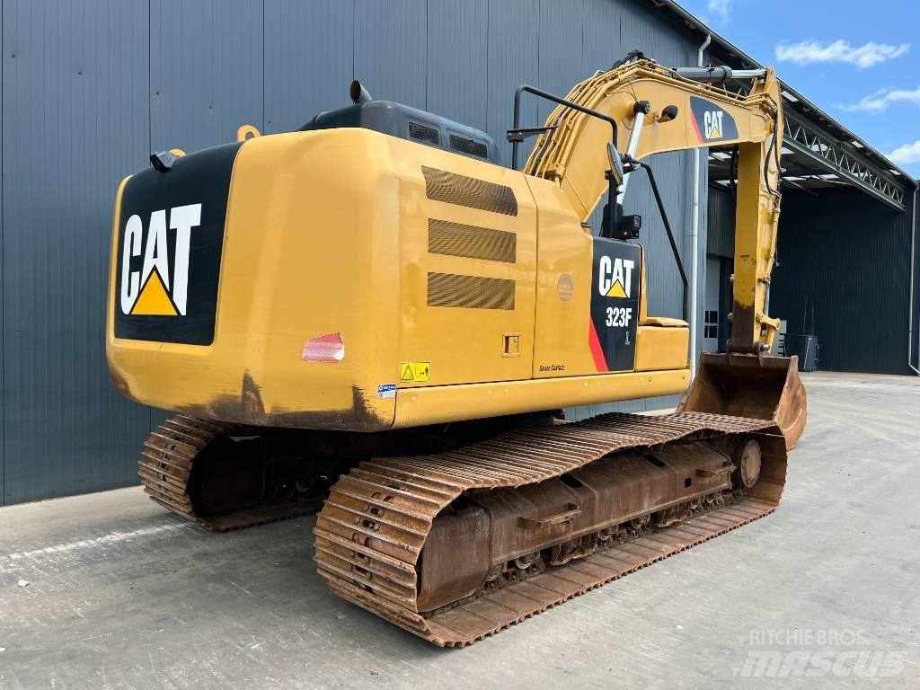 CAT 323F L Bageri guseničari