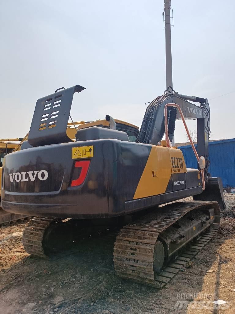 Volvo EC 210 Midi bageri 7t – 12t