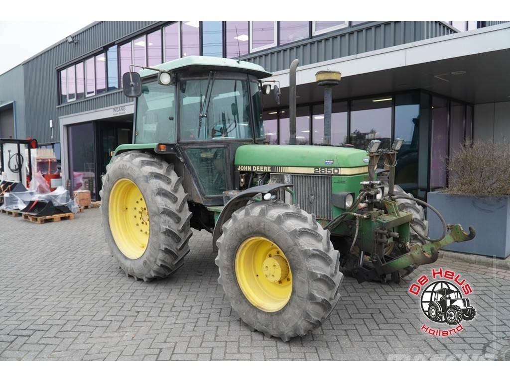 John Deere 2850 Traktori