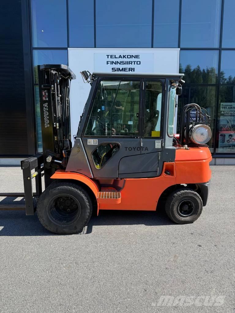Toyota 02-7 FGF 30 Plinski viljuškari