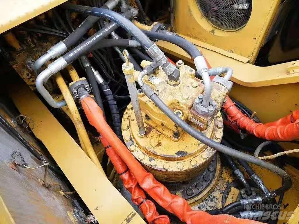 CAT 330 D Bageri guseničari