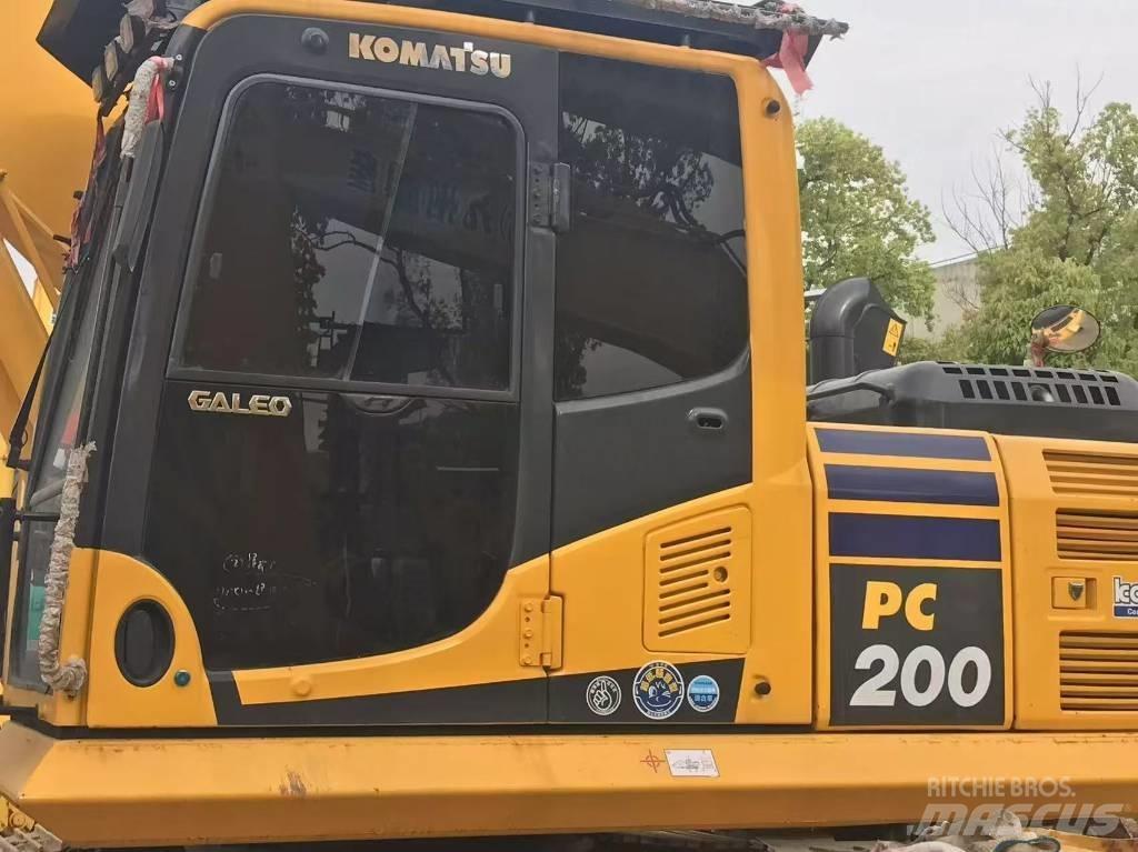 Komatsu PC 200-8 Bageri guseničari