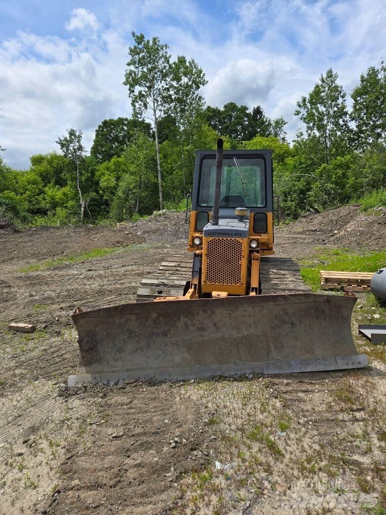 CAT D 3 B LGP Buldožeri guseničari