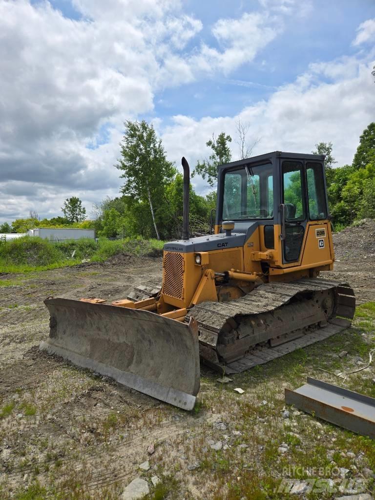 CAT D 3 B LGP Buldožeri guseničari