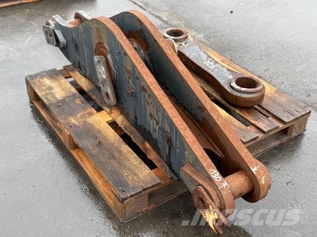 CNH BUCKET LINK Kašike / Korpe