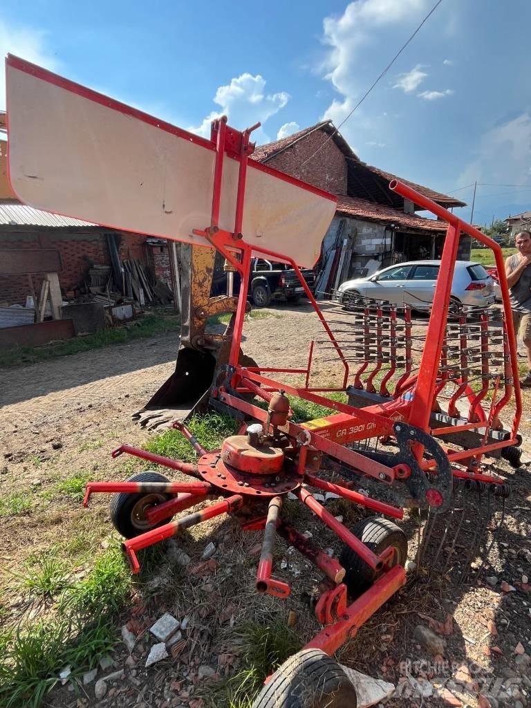 Kuhn GA3801 GM Okretači i sakupljači sena