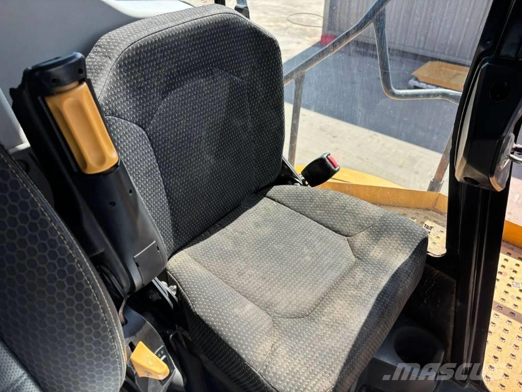 CAT 745 04A Zglobni damperi