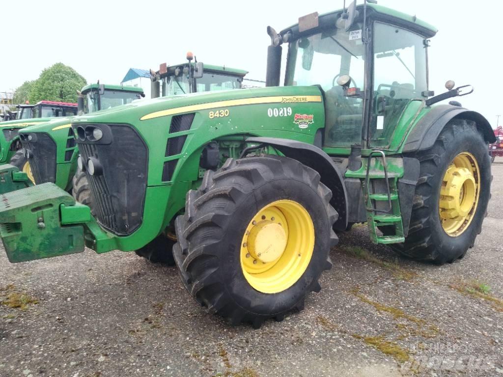 John Deere 8430 Traktori