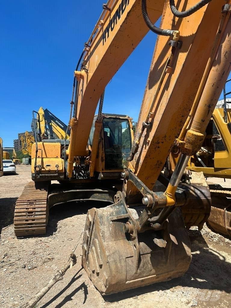 Hyundai 220LC-9S Midi bageri 7t – 12t