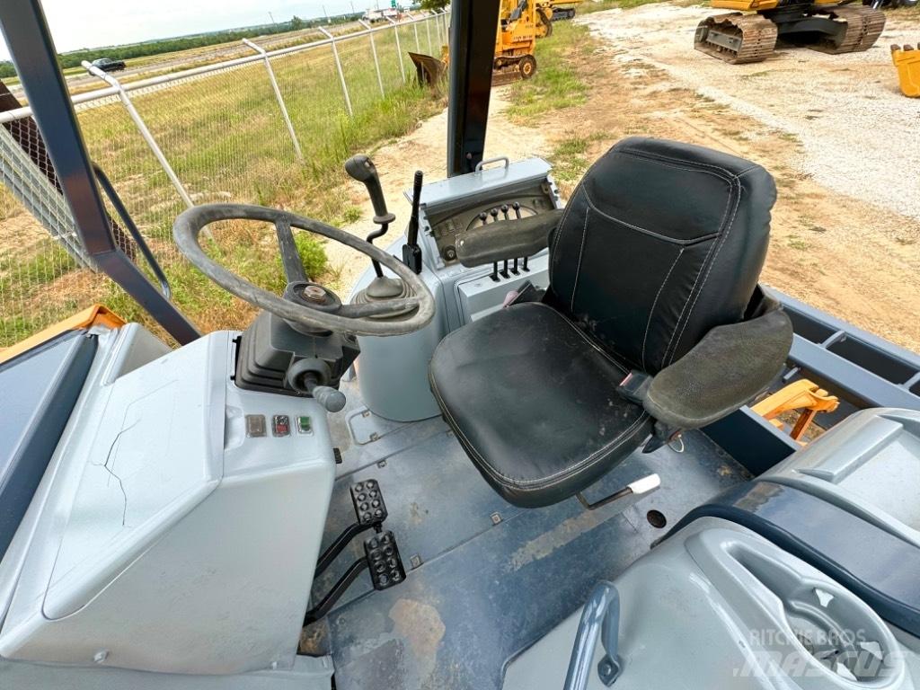 CASE 570 M XT Utovarivači na točkove