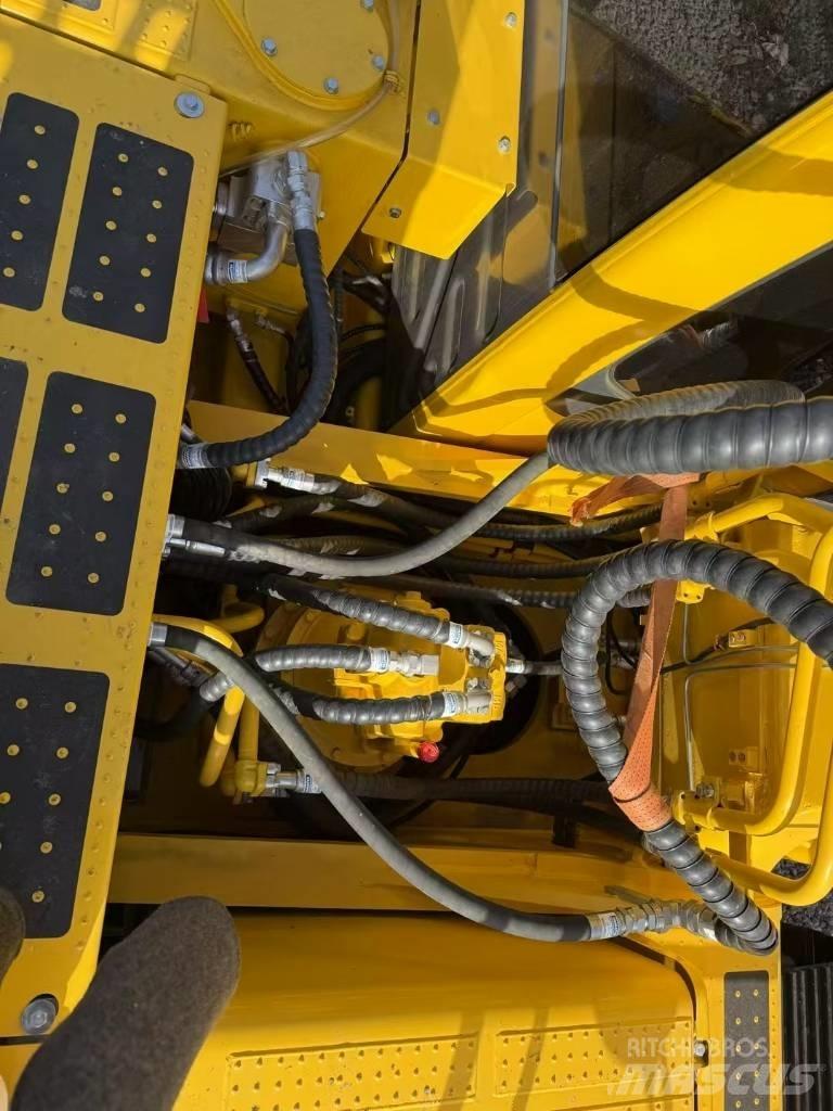 Komatsu 350LC-8 Bageri guseničari