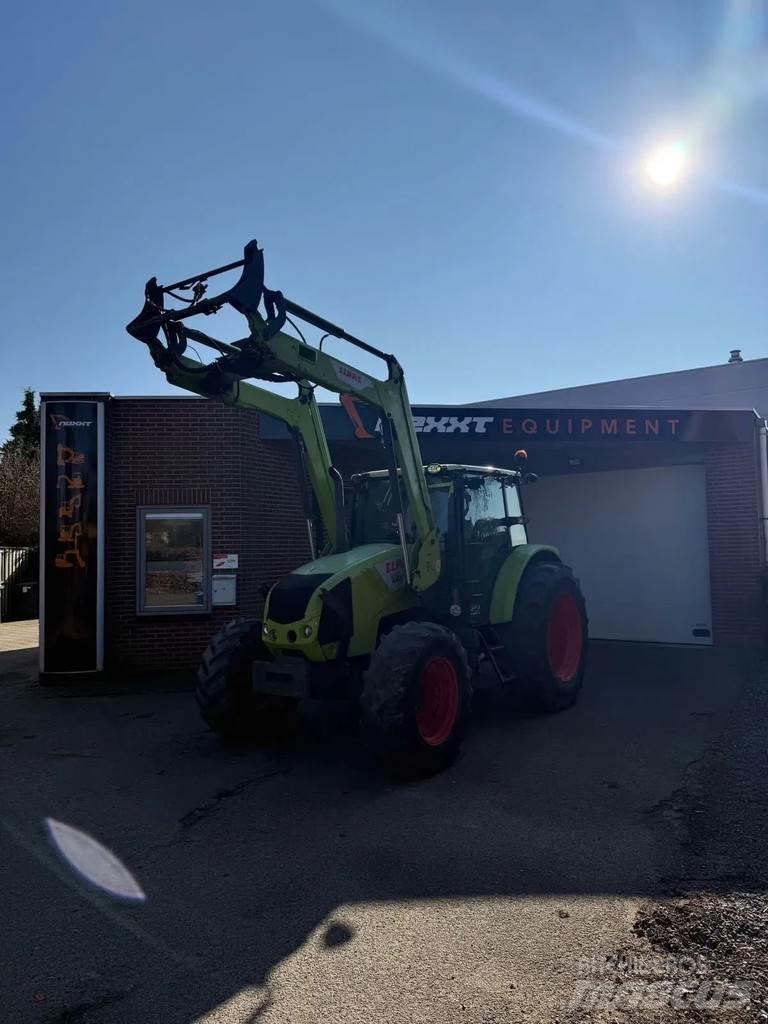 CLAAS Axos 330 Traktori