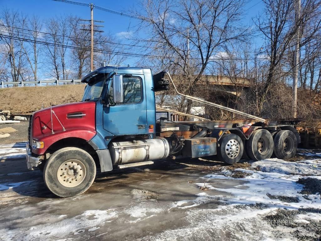 Volvo VHD84F Kamioni za podizanje kablova