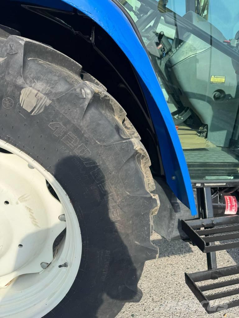 New Holland TL 90 A Traktori