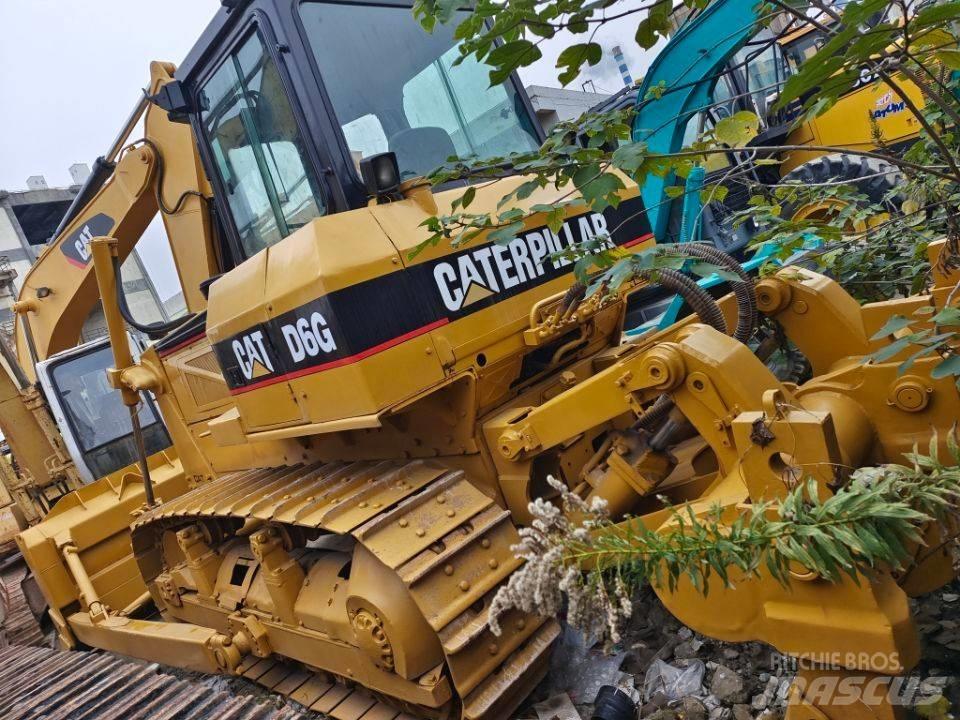 CAT D6G Buldožeri guseničari