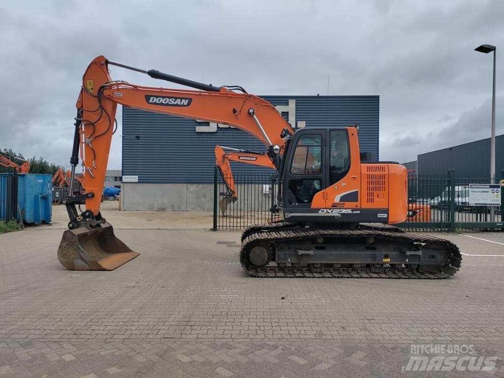 Develon DX235LCR-7 Bageri guseničari