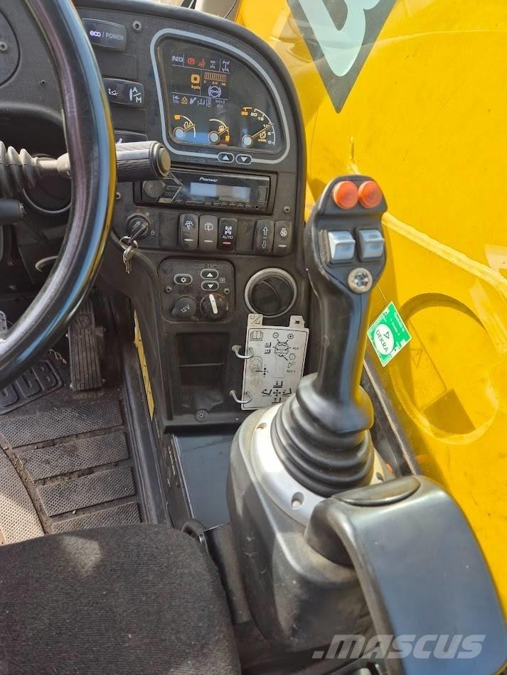 JCB 541-70 Poljoprivredni teleskopski utovarivači