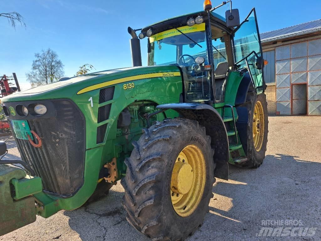 John Deere 8130 Traktori