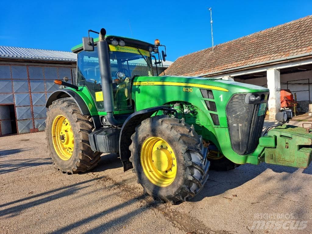 John Deere 8130 Traktori