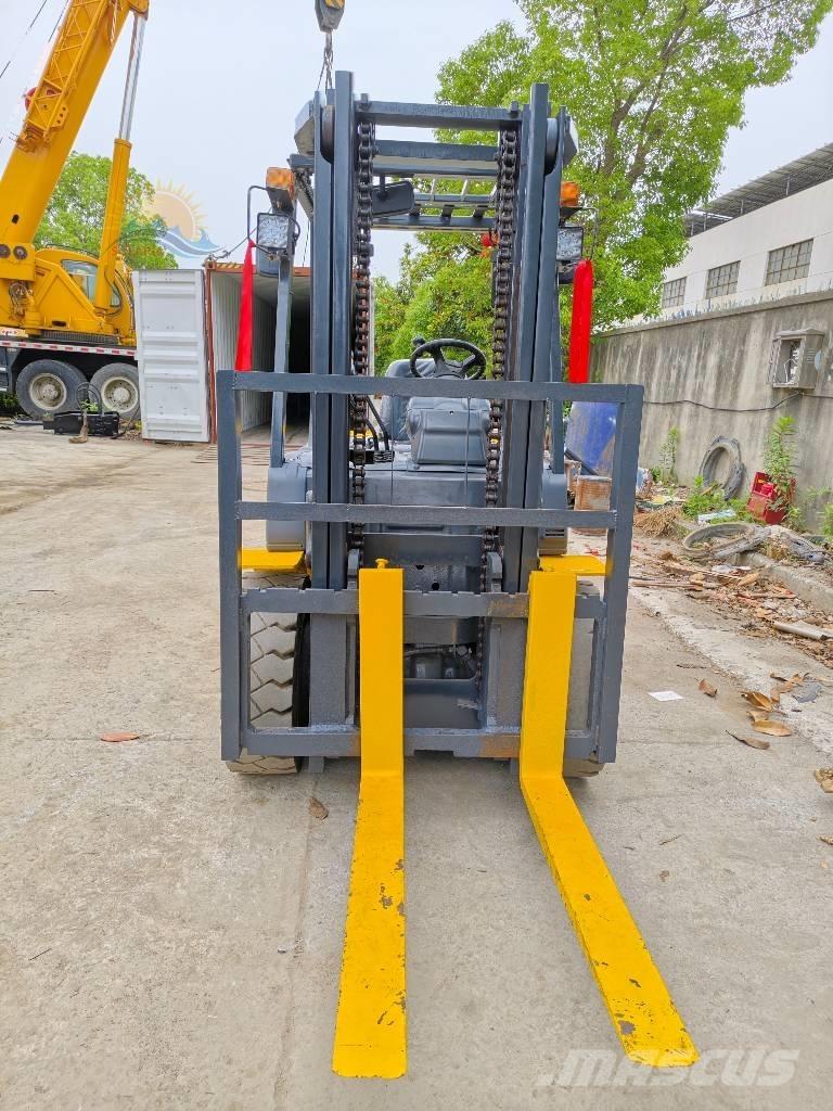 Komatsu FD30 Dizelski viljuškari