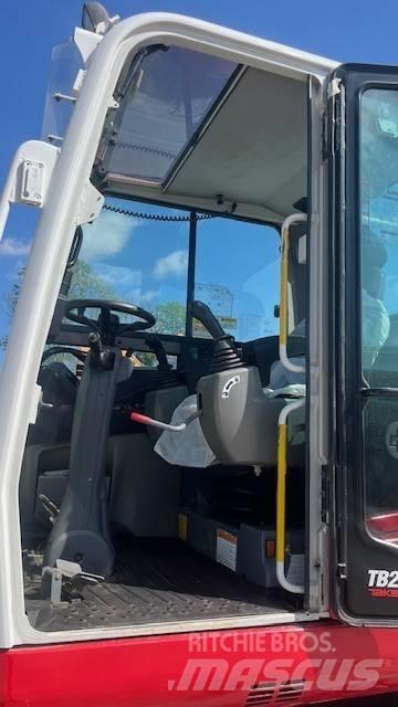 Takeuchi TB295W Bageri točkaši