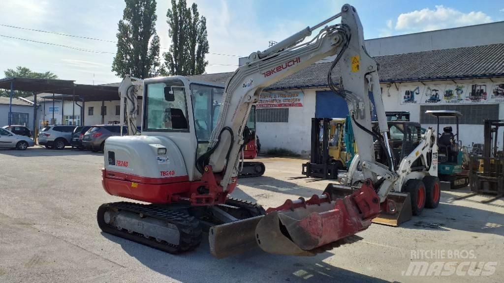 Takeuchi TB 240 Mini bageri < 7t