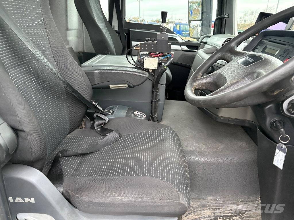 MAN TGS32.400 Rol kiper kamioni sa kukom za podizanje tereta