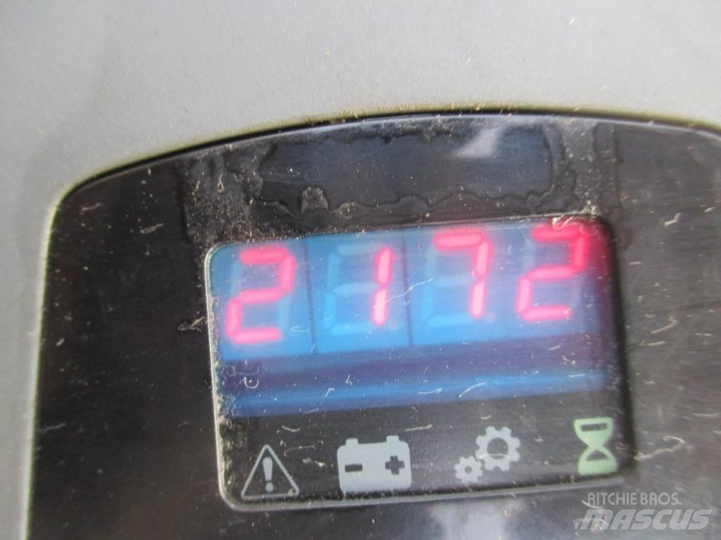Toyota LPE 250 Nisko podizni električni viljuškar sa stajalištom