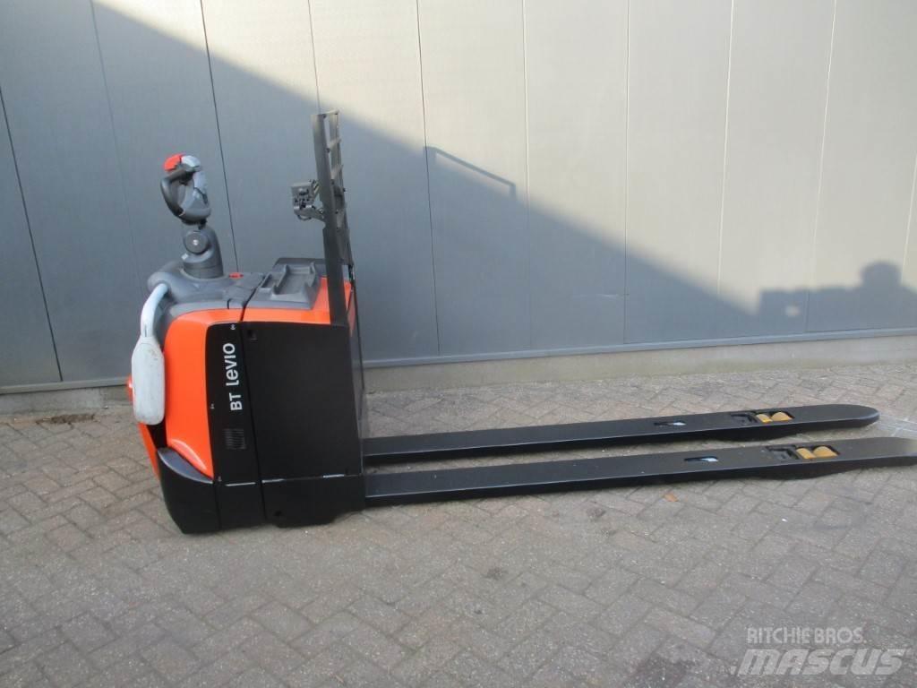 Toyota LPE 250 Nisko podizni električni viljuškar sa stajalištom