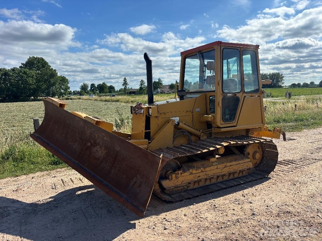 CAT D 4 C Buldožeri guseničari