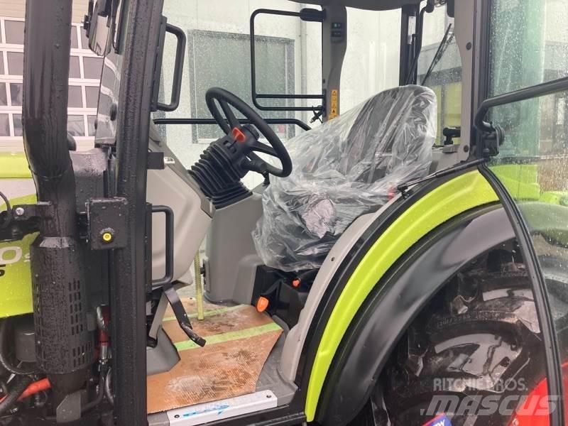 CLAAS NEXOS 240 S Traktori