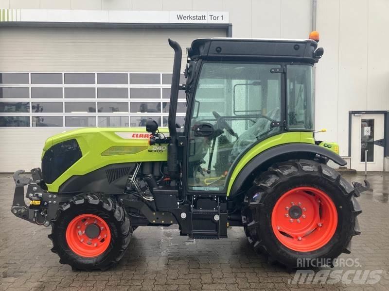 CLAAS NEXOS 240 S Traktori