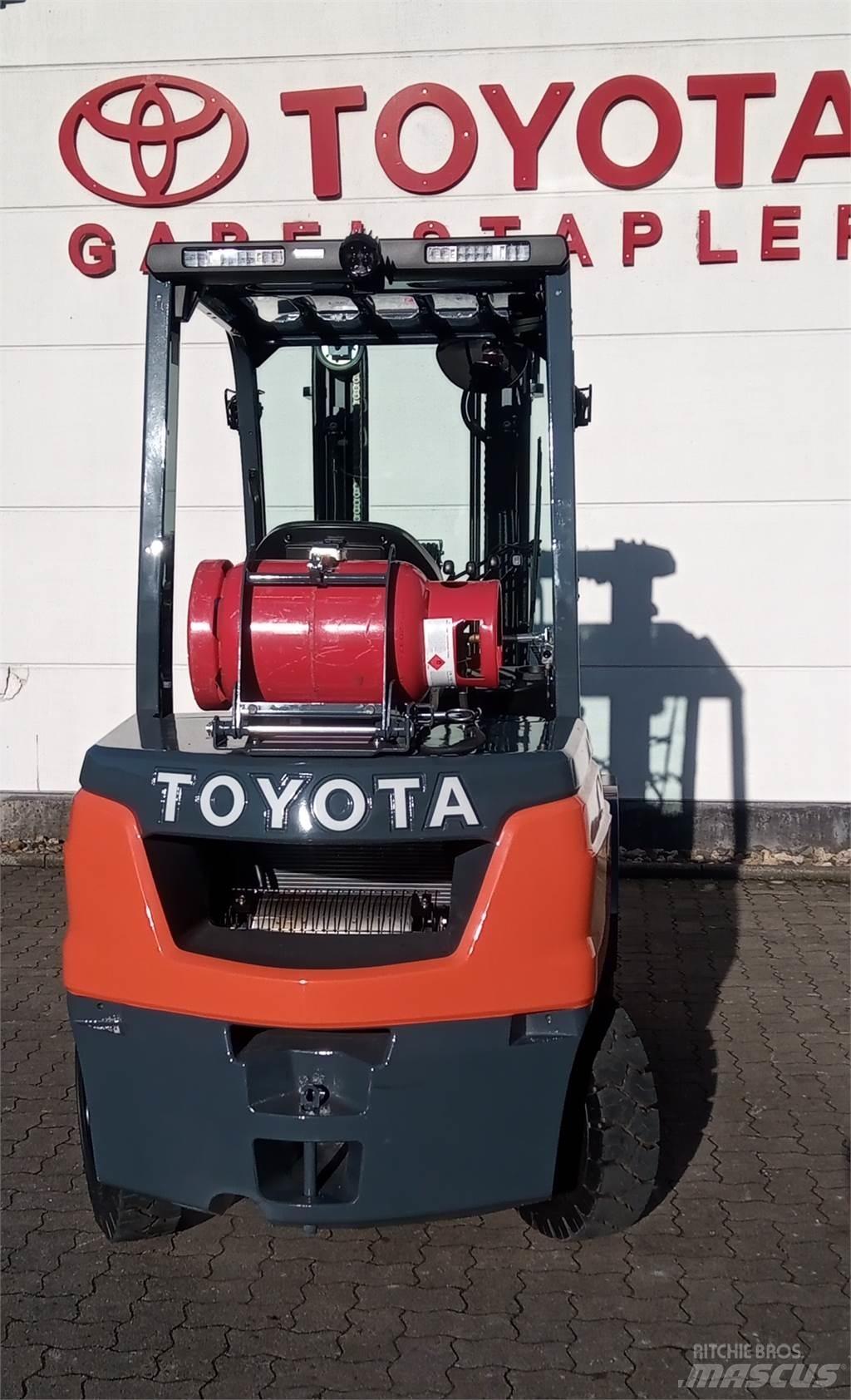 Toyota 02-8FGF30 Plinski viljuškari
