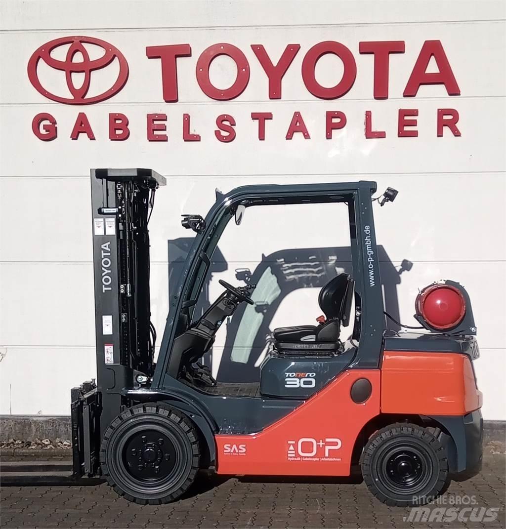 Toyota 02-8FGF30 Plinski viljuškari