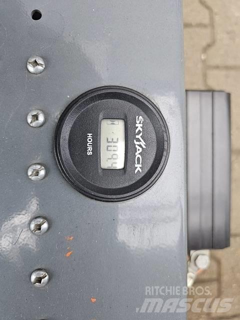 SkyJack SJIII 4632, Makazaste platforme