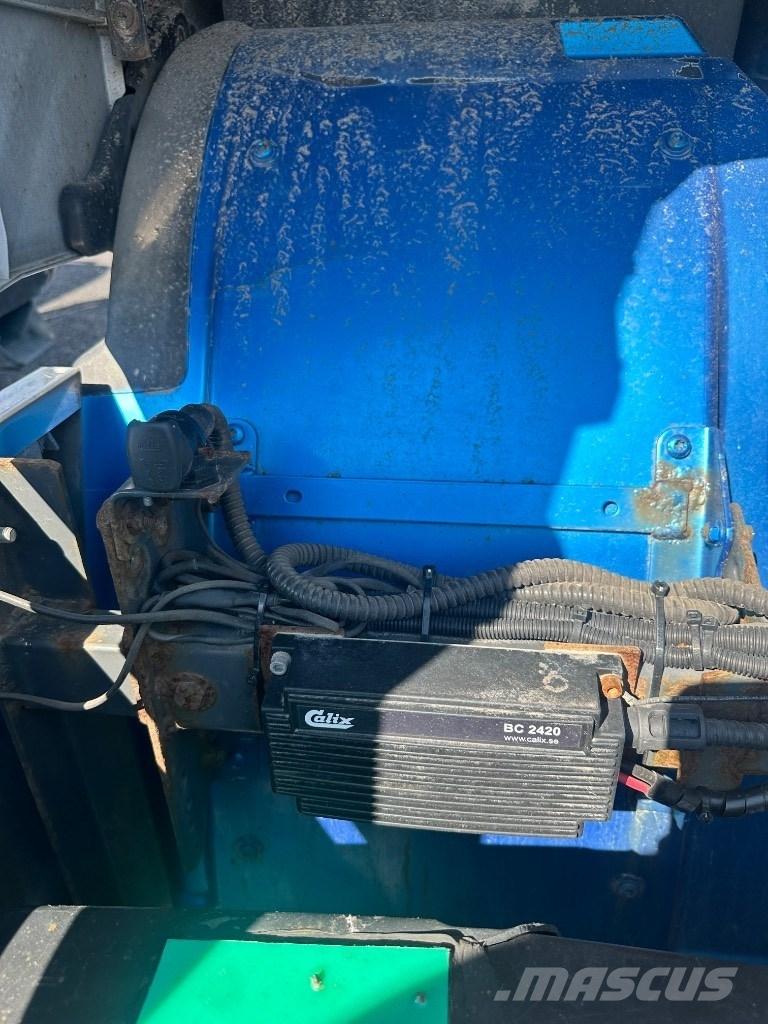 DAF XF 530 6x2*4 Rol kiper kamioni sa kukom za podizanje tereta