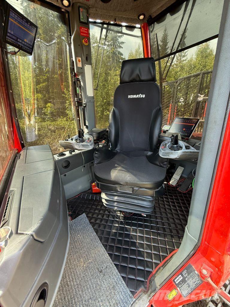 Komatsu 895 Forvarderi