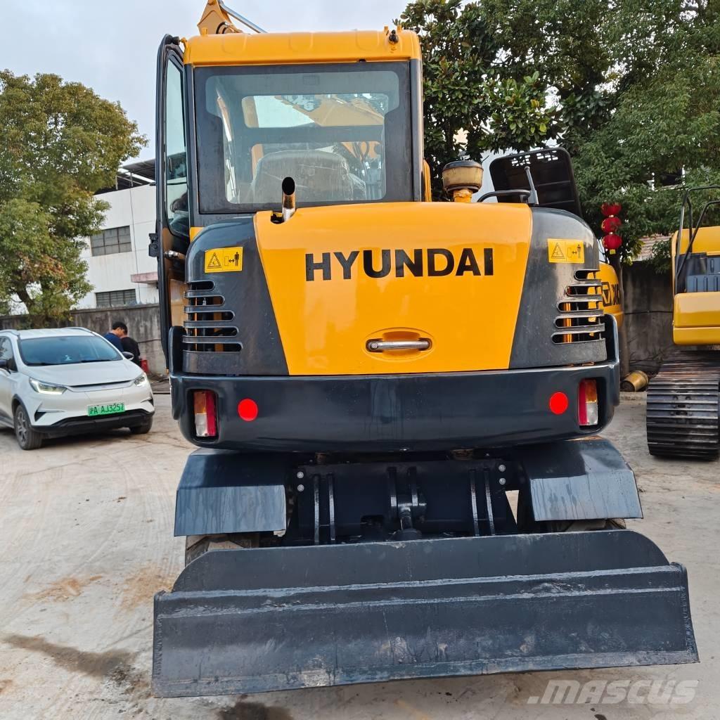 Hyundai 60 W VS Bageri točkaši