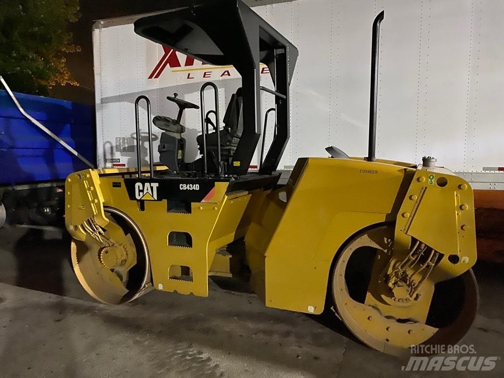 CAT CB 434 D Valjci sa duplim bubnjem