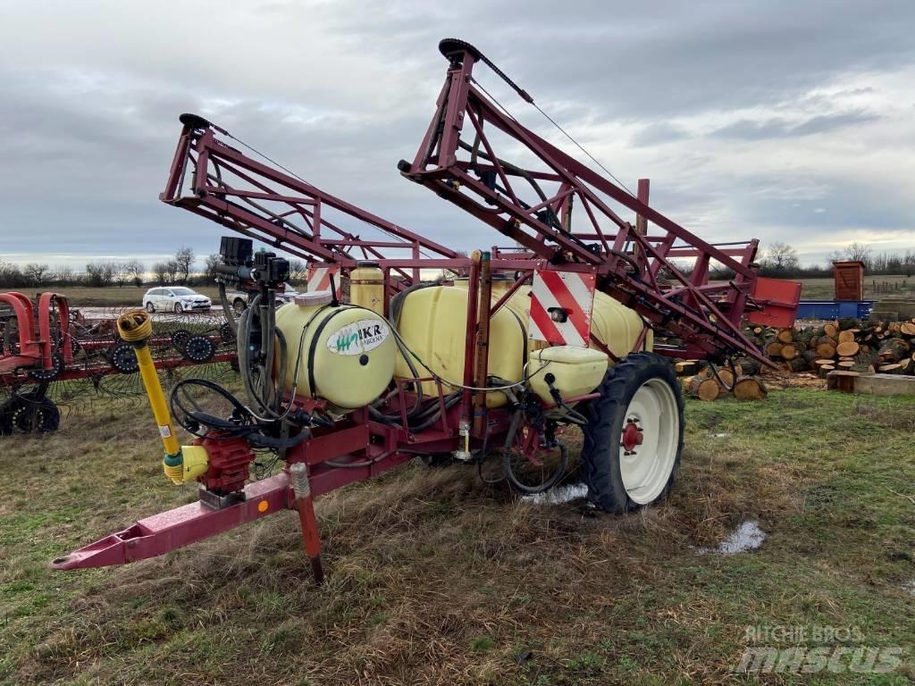 Hardi TR 2000 Vučene prskalice